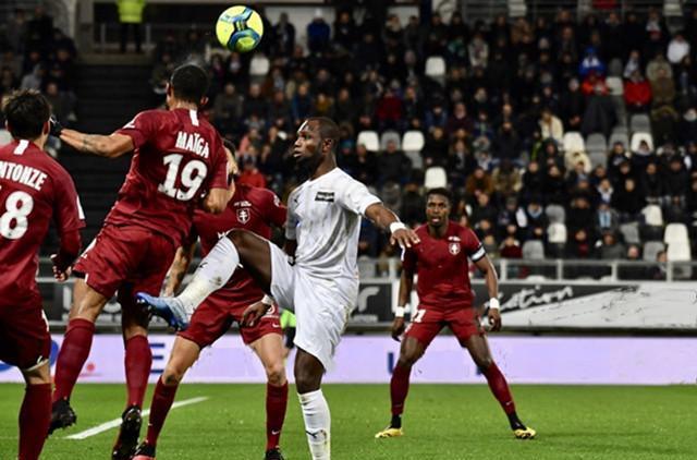 亚眠客场负于雷恩,战绩持续低迷 亚眠客场负于雷恩,战绩持续低迷