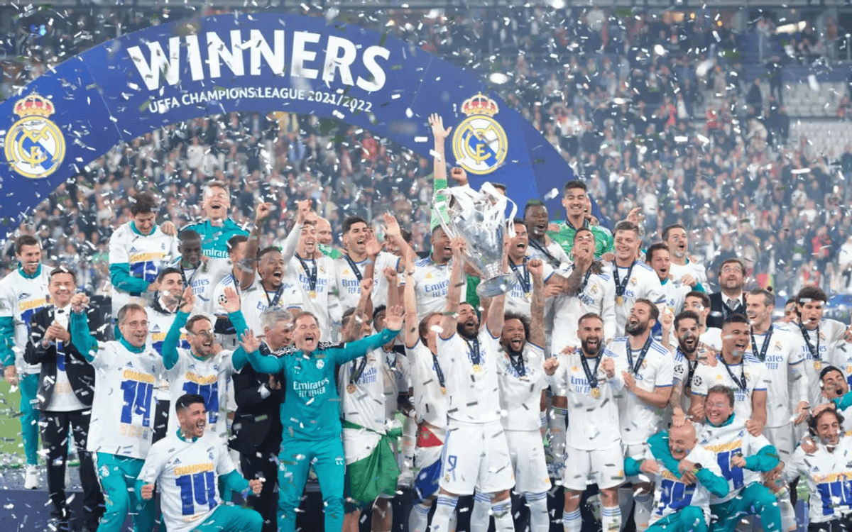 半岛体育视频-曼城豪取庆典，打响欧冠巅峰战