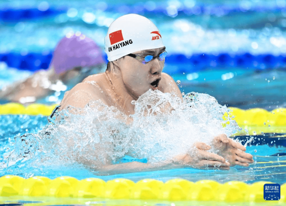 半岛体育app-巴基斯坦游泳选手在蛙泳比赛中取得胜利