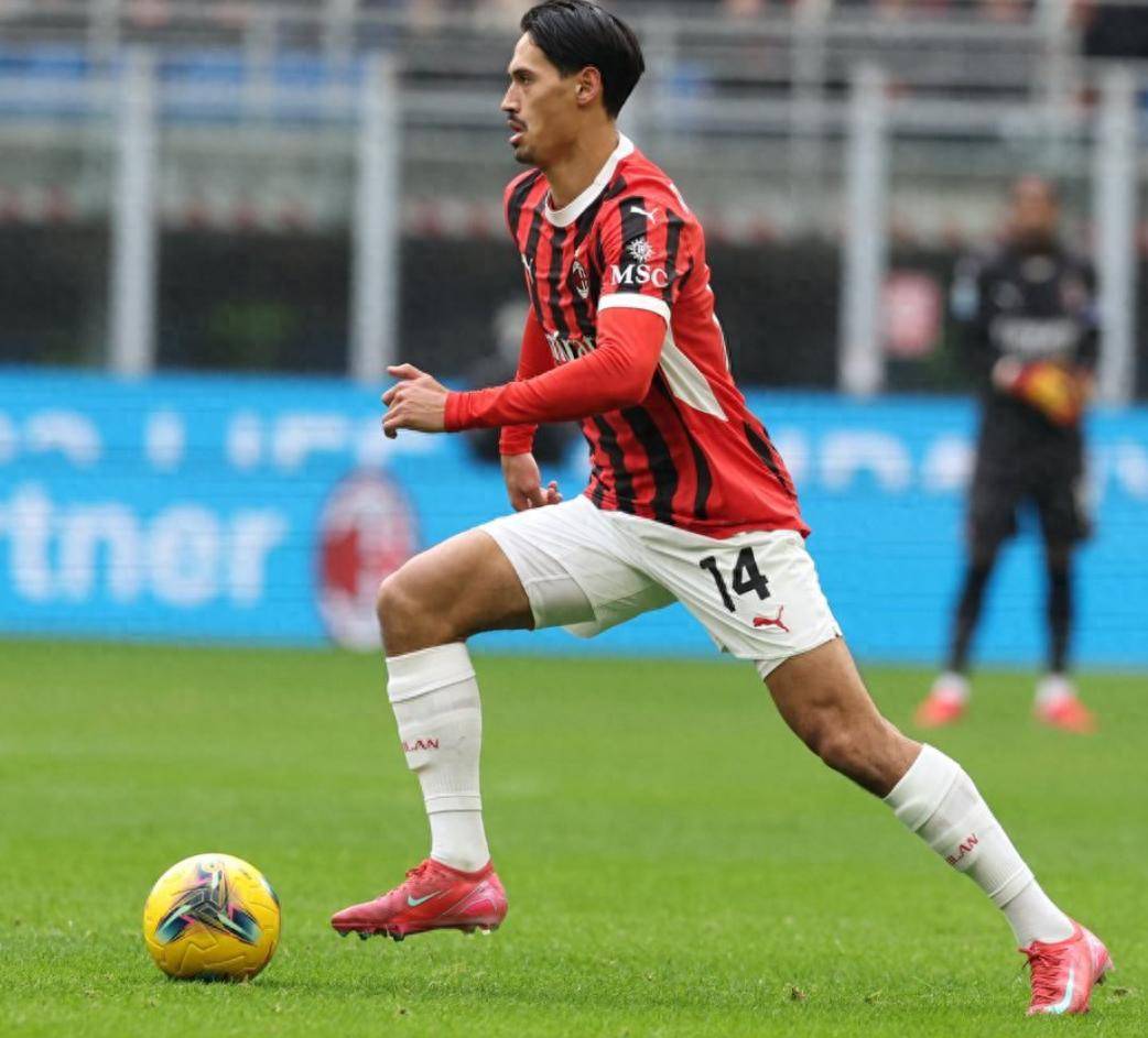 关于AC米兰后卫线表现出色,收获球迷高度认可的信息 关于AC米兰后卫线表现出色,收获球迷高度认可的信息