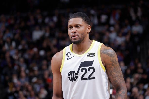 半岛体育地址-关于爵士锋线犀利赢得四连胜喜迎好运的信息