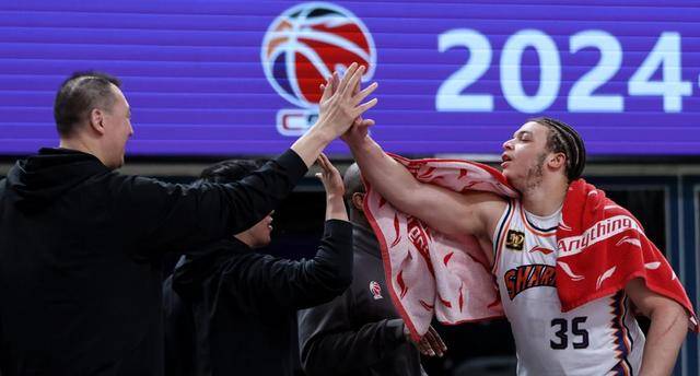 上海男篮遭遇失利,寻找反击之路的简单介绍 上海男篮遭遇失利,寻找反击之路的简单介绍