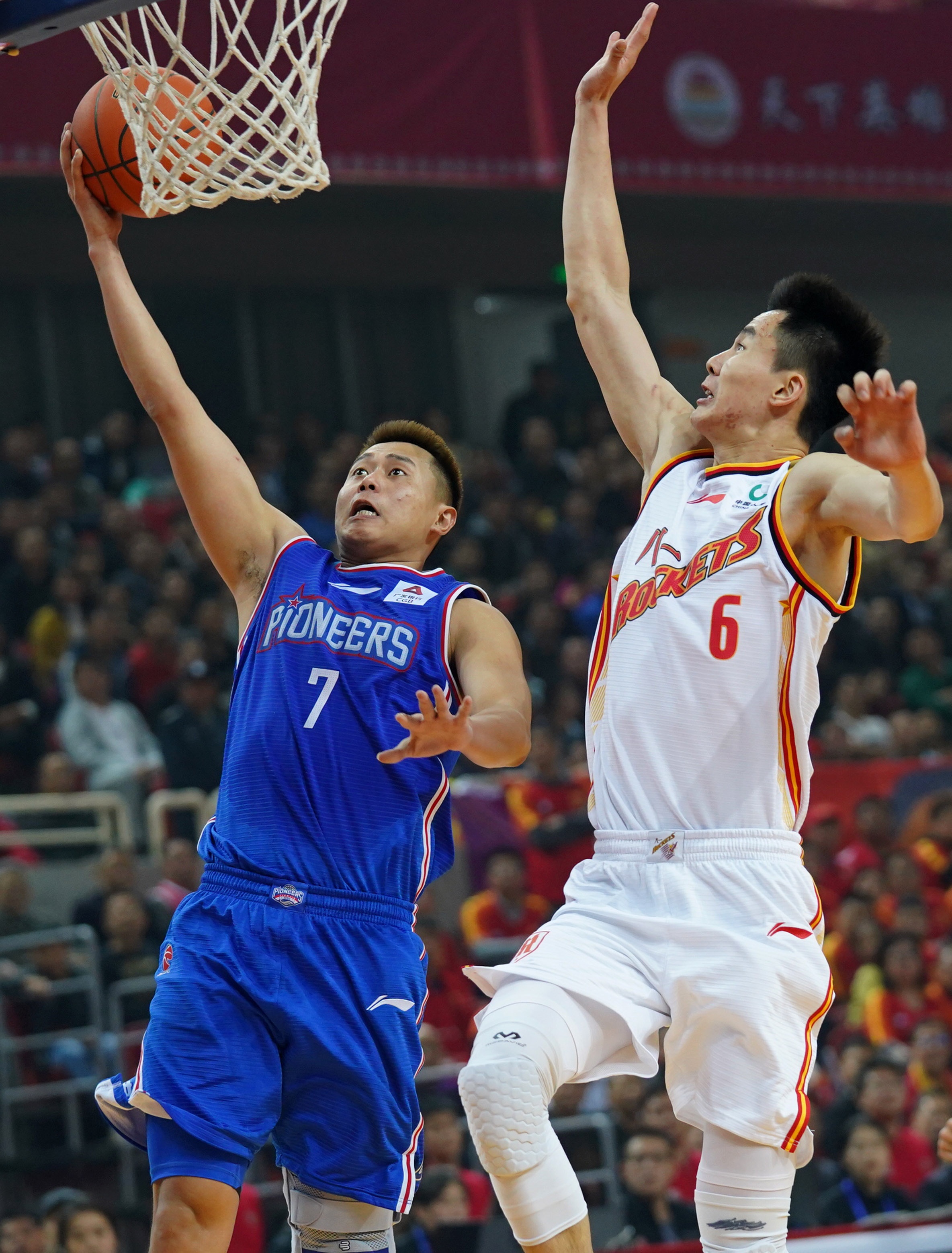 半岛体育官方-南昌凤凰队夺冠在望，成功晋级