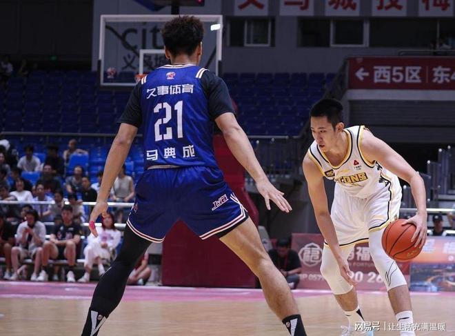 上海男篮发挥失常，主场不敌对手遗憾告负的简单介绍