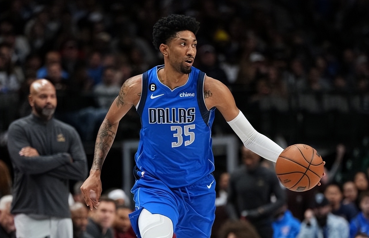 爵士逆转独行侠,米切尔表现全面 爵士逆转独行侠,米切尔表现全面